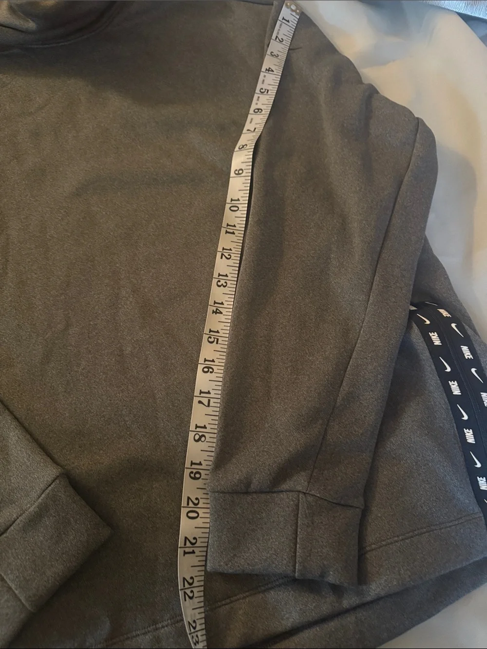 Nike Men’s Dark Charcoal Turtleneck Sweater NWOT